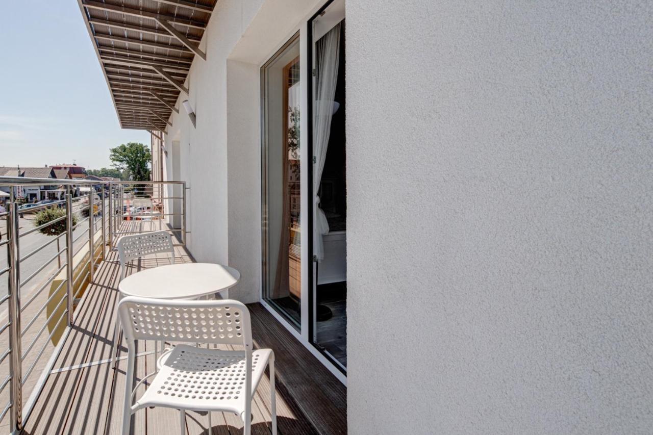 Pod Winogronem - Apartamenty Z Basenem I Wyzywieniem Pobierowo Exterior foto