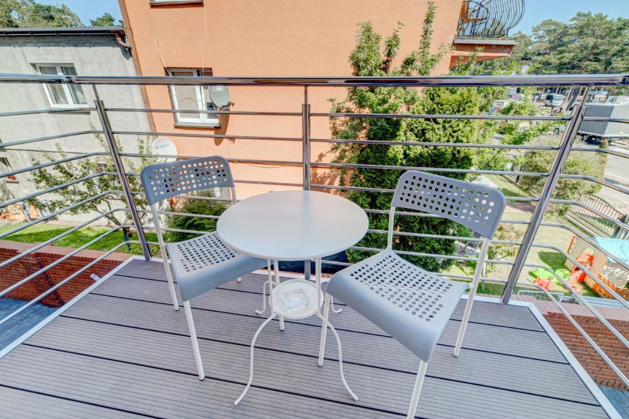 Pod Winogronem - Apartamenty Z Basenem I Wyzywieniem Pobierowo Exterior foto
