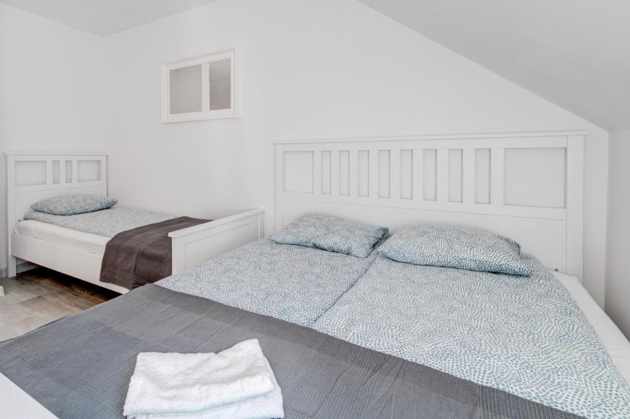 Pod Winogronem - Apartamenty Z Basenem I Wyzywieniem Pobierowo Exterior foto