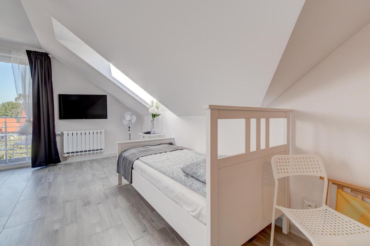 Pod Winogronem - Apartamenty Z Basenem I Wyzywieniem Pobierowo Exterior foto